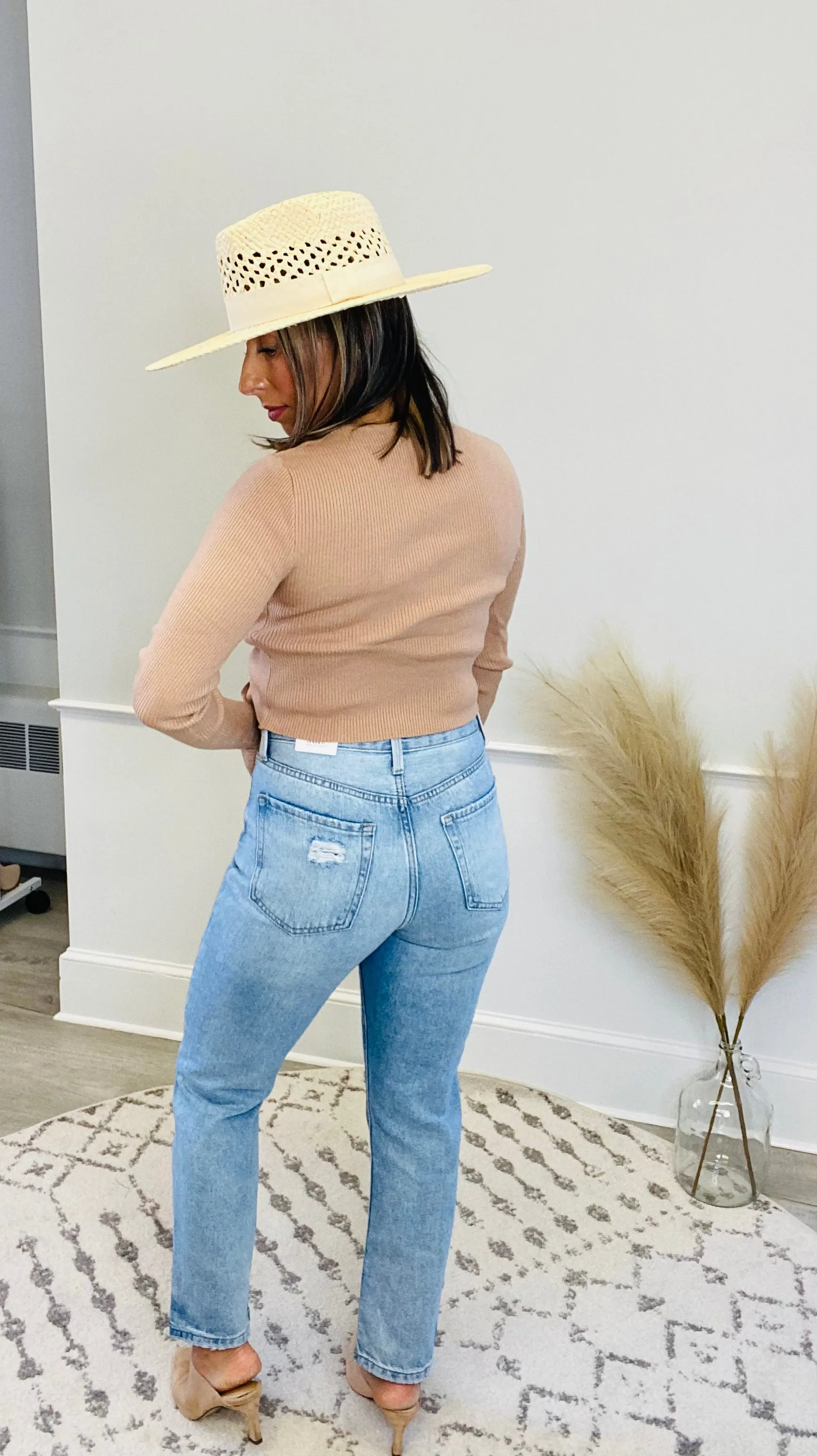 *SIERRA SUPER HIGH RISE GIRLFRIEND JEAN LIGHT WASH