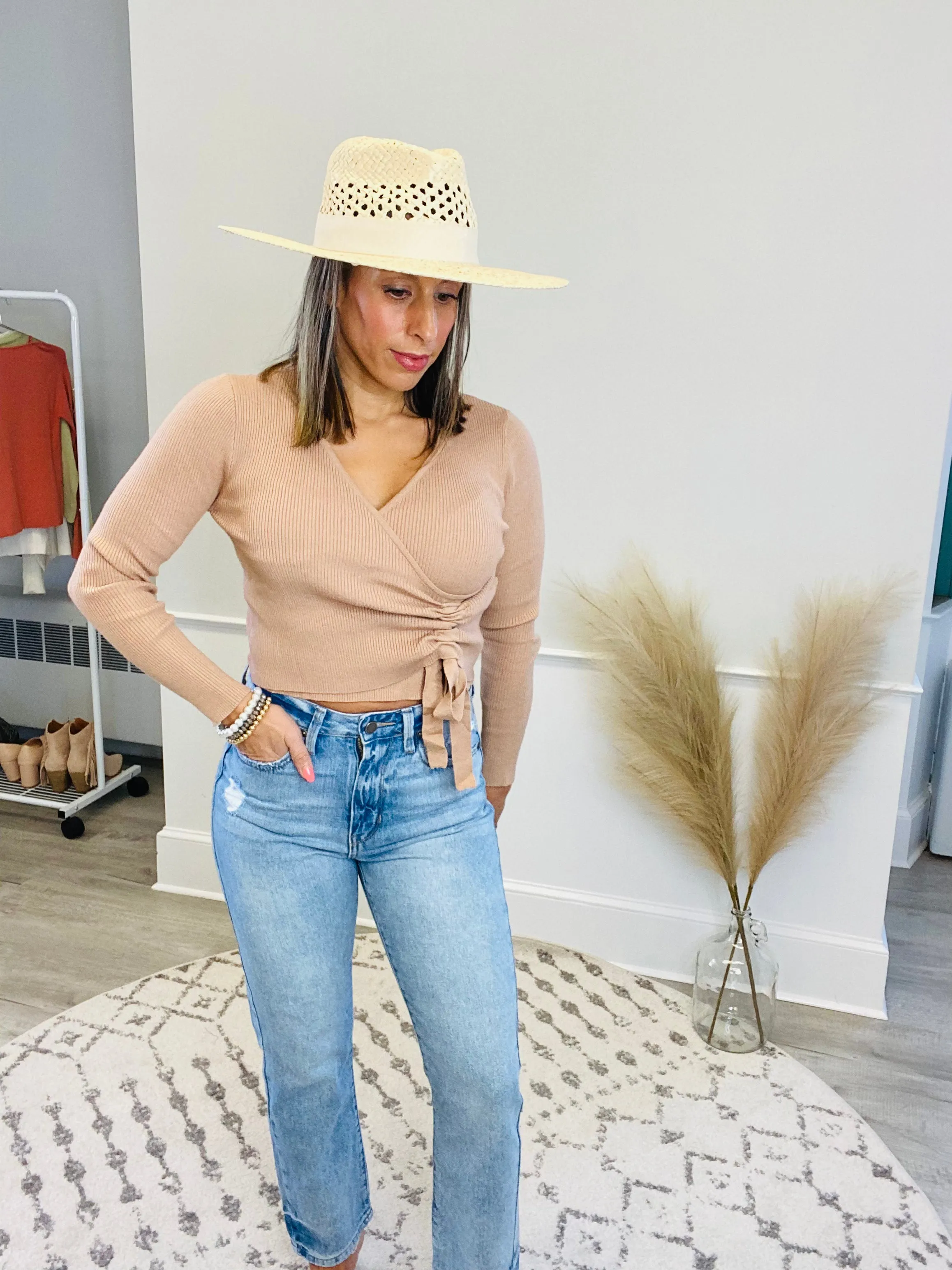 *SIERRA SUPER HIGH RISE GIRLFRIEND JEAN LIGHT WASH